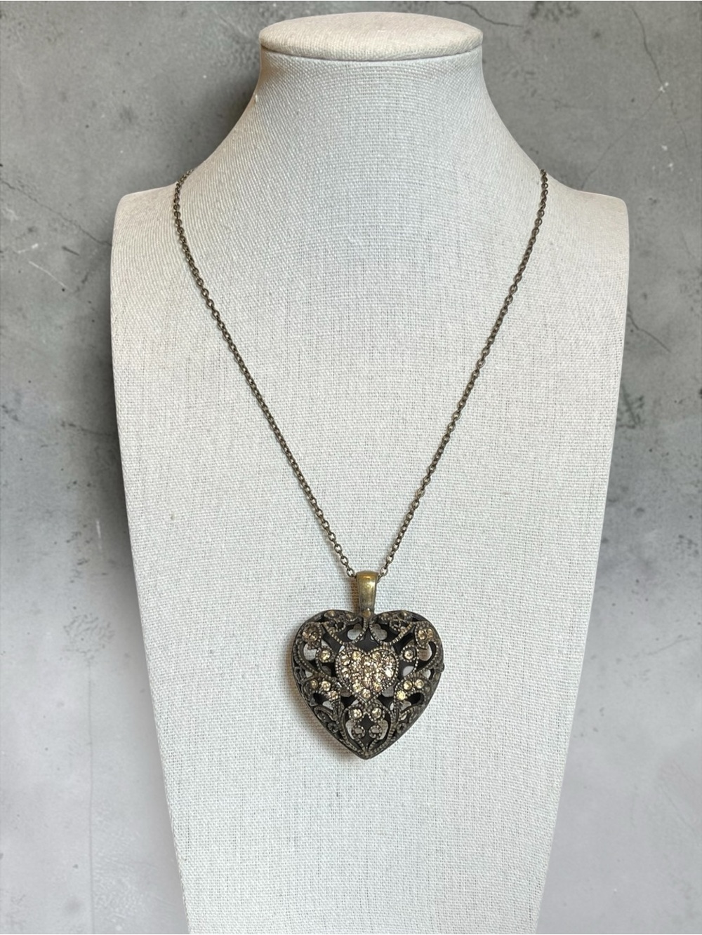 🍭5 for $20🍭 Bronze Tone Crystal Heart Pendant Necklace CC X